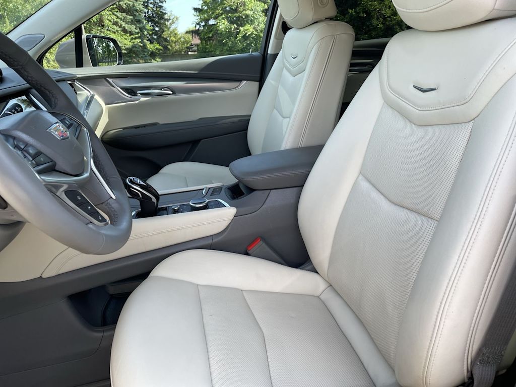 Thumbnail: 2022 Cadillac XT5 - 11