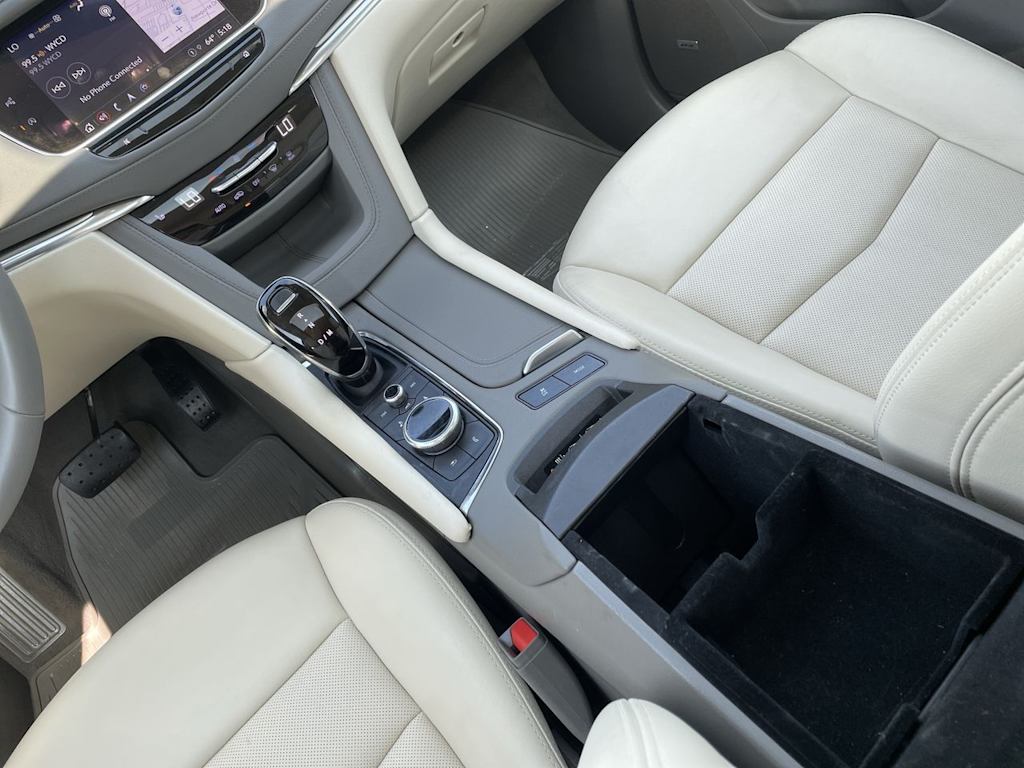 Thumbnail: 2022 Cadillac XT5 - 15