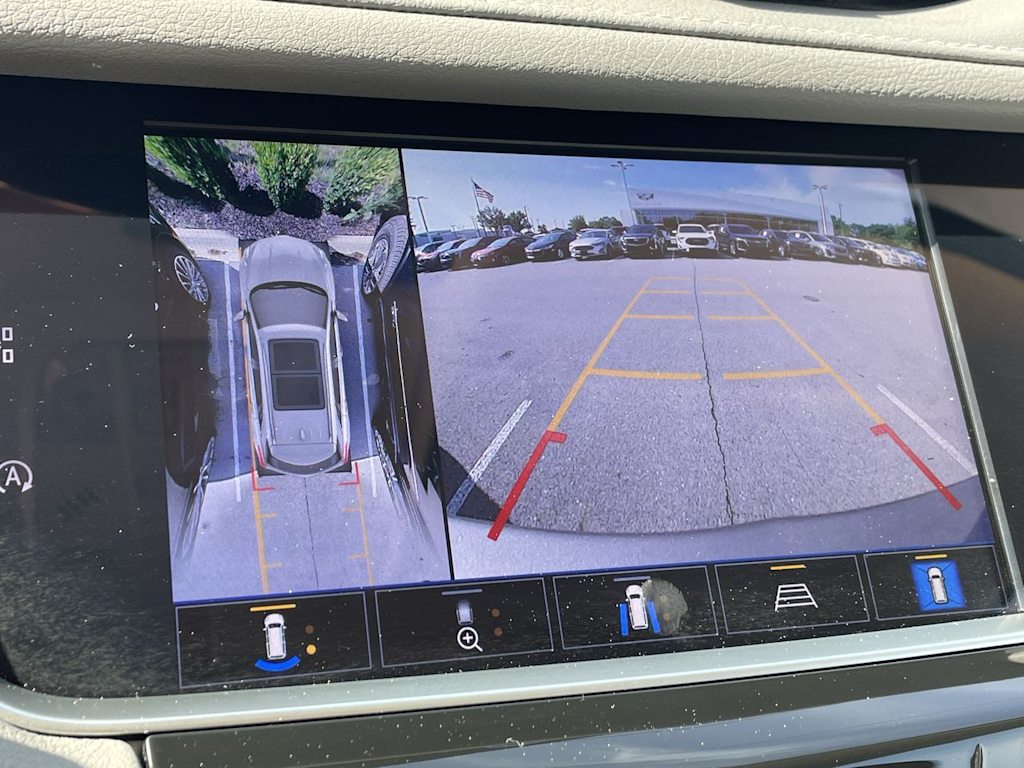 Thumbnail: 2022 Cadillac XT5 - 33