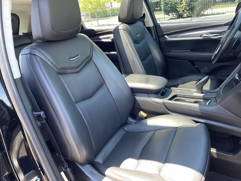Thumbnail: 2018 Cadillac XT5 - 12