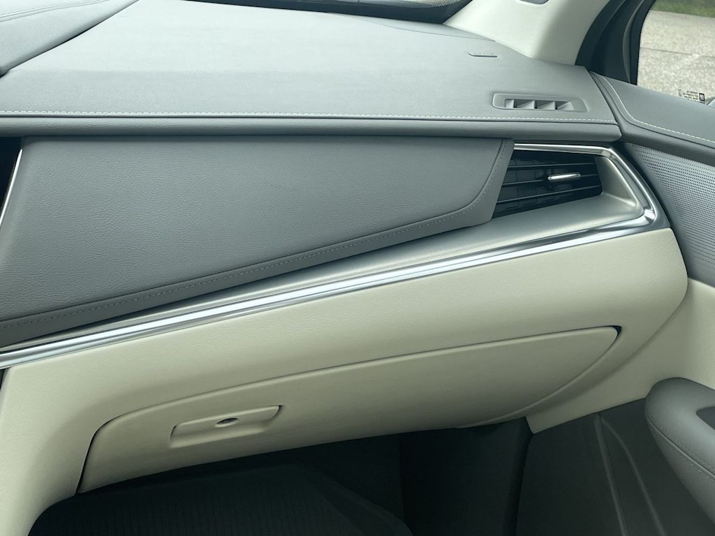 Thumbnail: 2023 Cadillac XT5 - 24