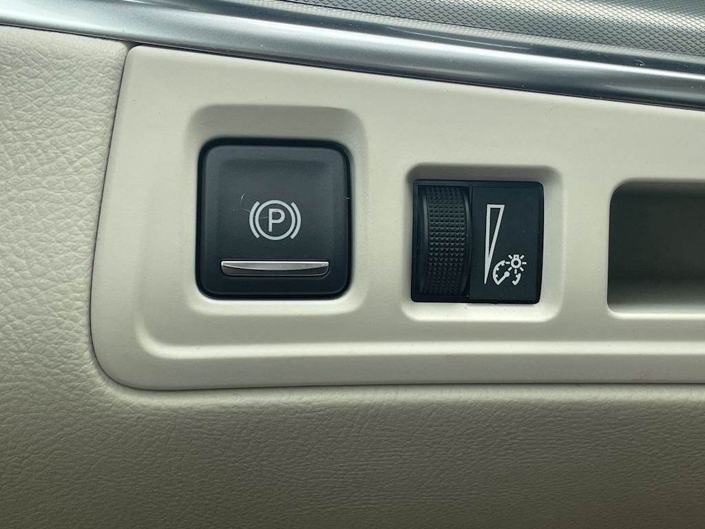Thumbnail: 2023 Cadillac XT5 - 34