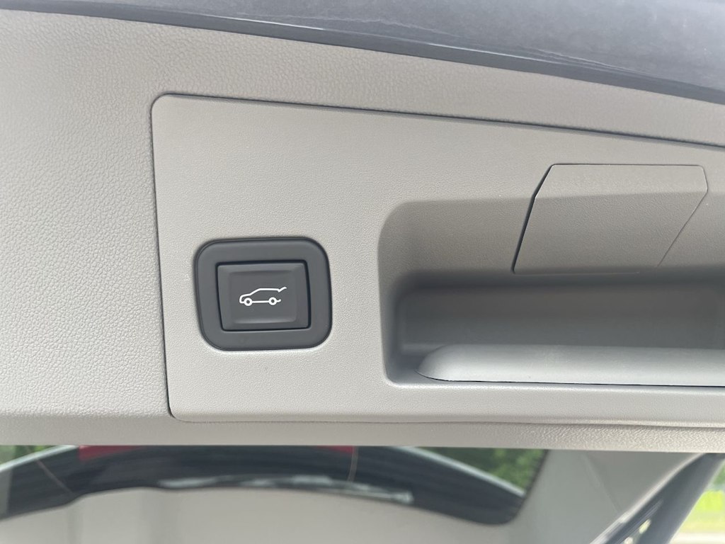 Thumbnail: 2023 Cadillac XT5 - 25