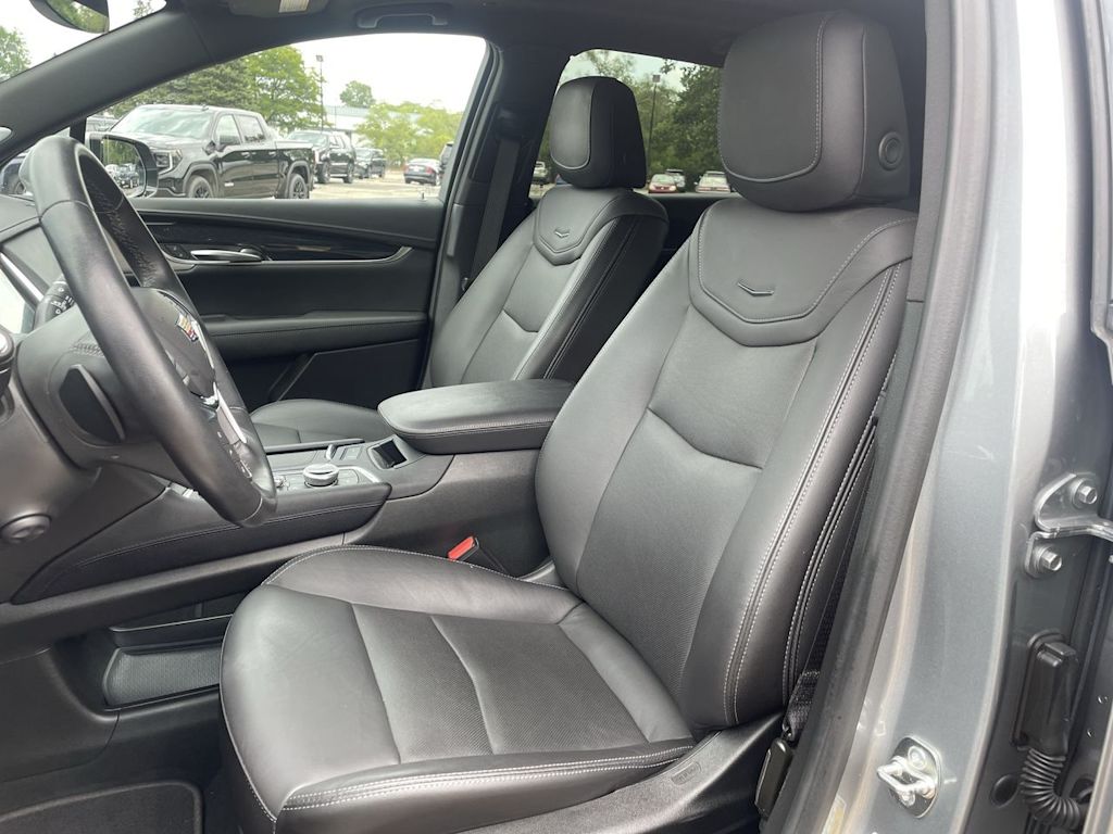 Thumbnail: 2024 Cadillac XT5 - 9