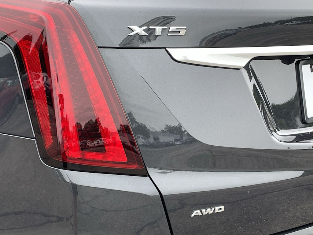 Thumbnail: 2023 Cadillac XT5 - 40