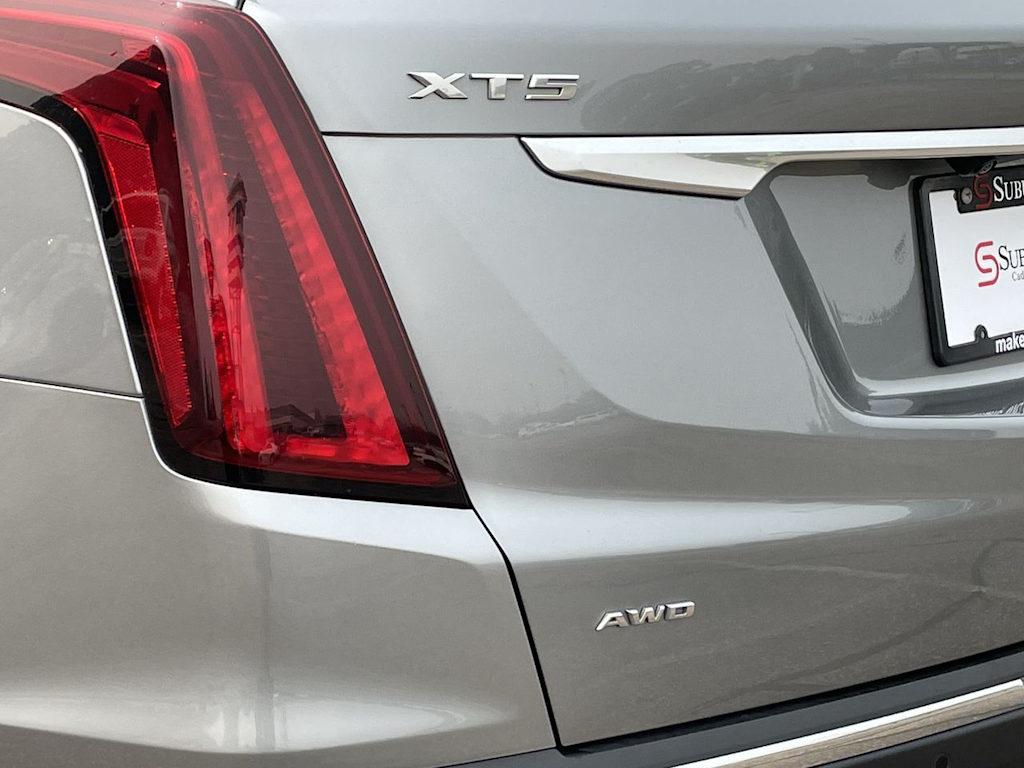 Thumbnail: 2023 Cadillac XT5 - 40