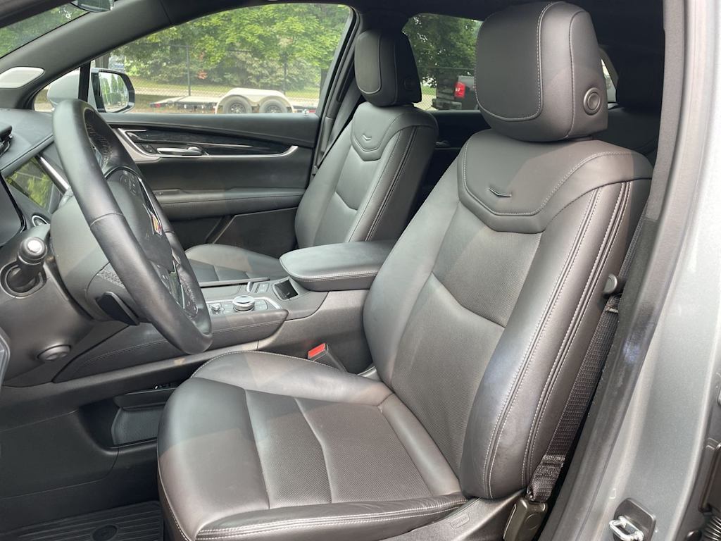 Thumbnail: 2023 Cadillac XT5 - 9