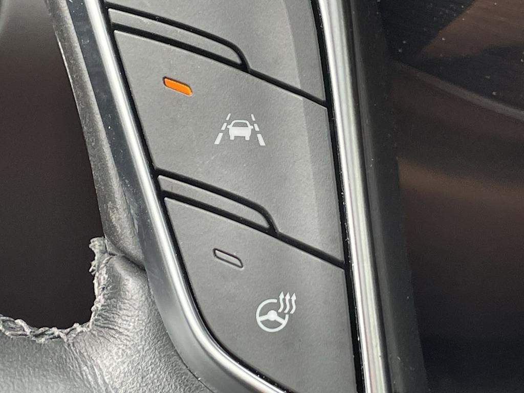 Thumbnail: 2023 Cadillac XT5 - 32