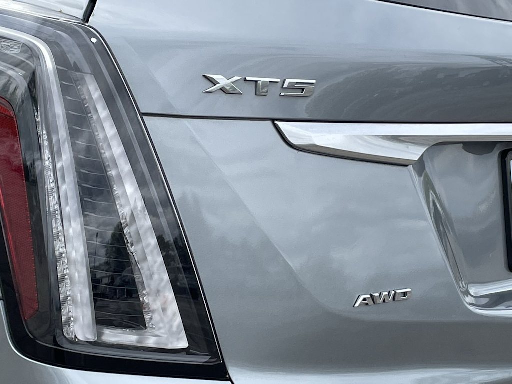 Thumbnail: 2024 Cadillac XT5 - 40