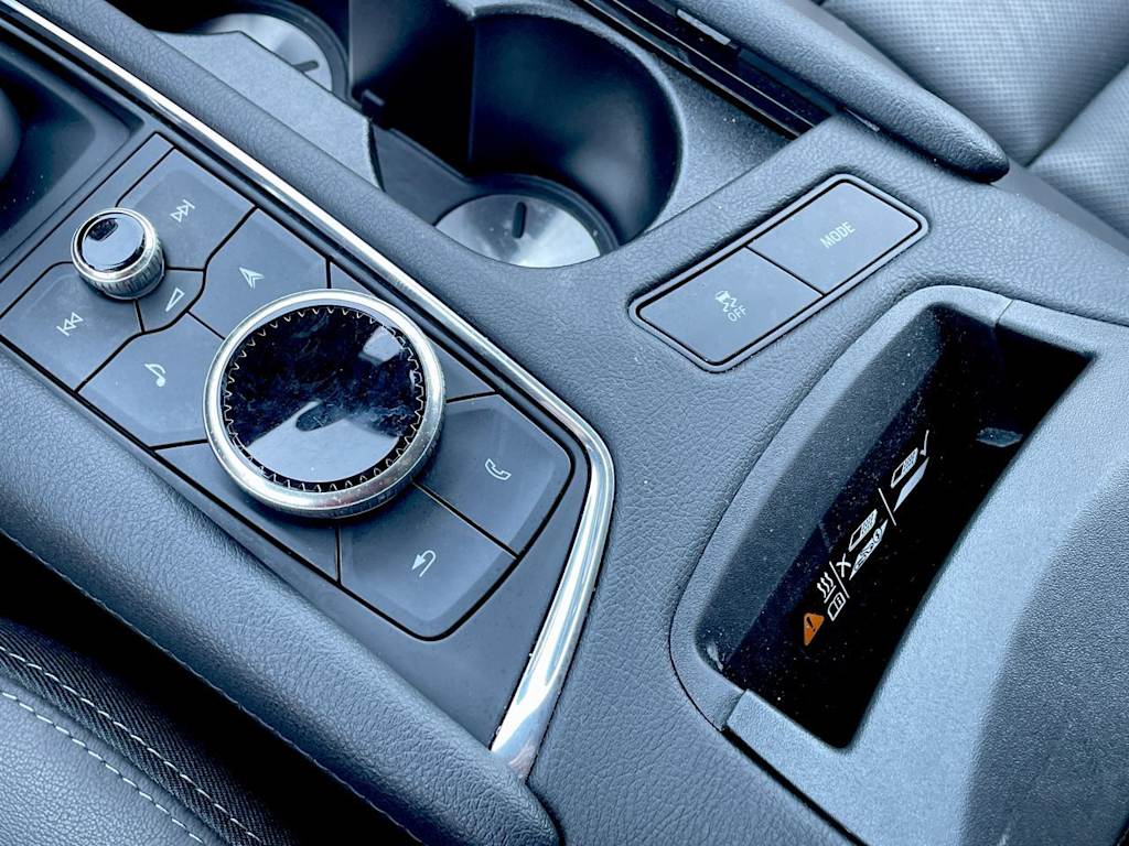 Thumbnail: 2025 Cadillac XT5 - 36