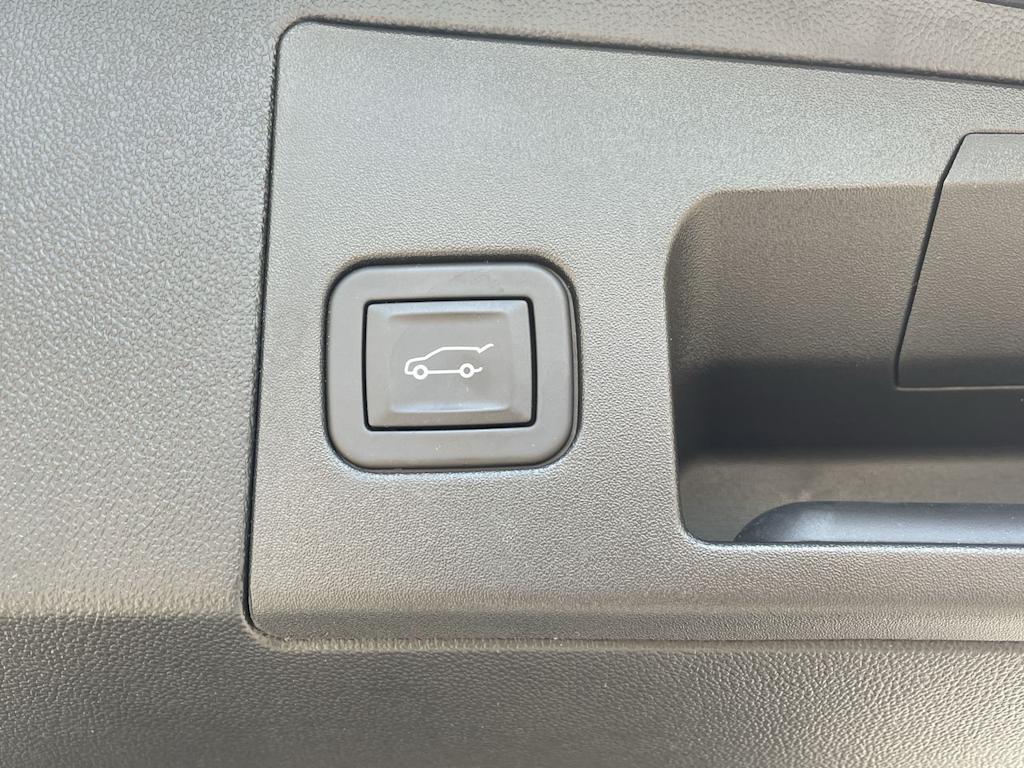 Thumbnail: 2025 Cadillac XT5 - 26
