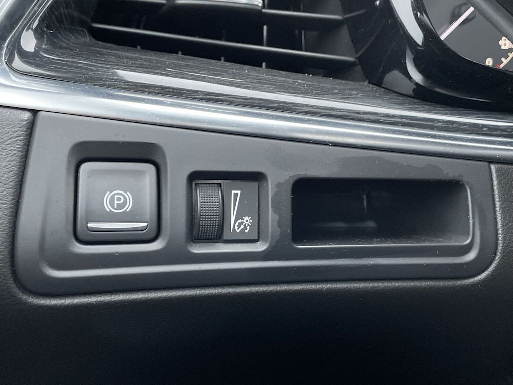 Thumbnail: 2023 Cadillac XT5 - 35