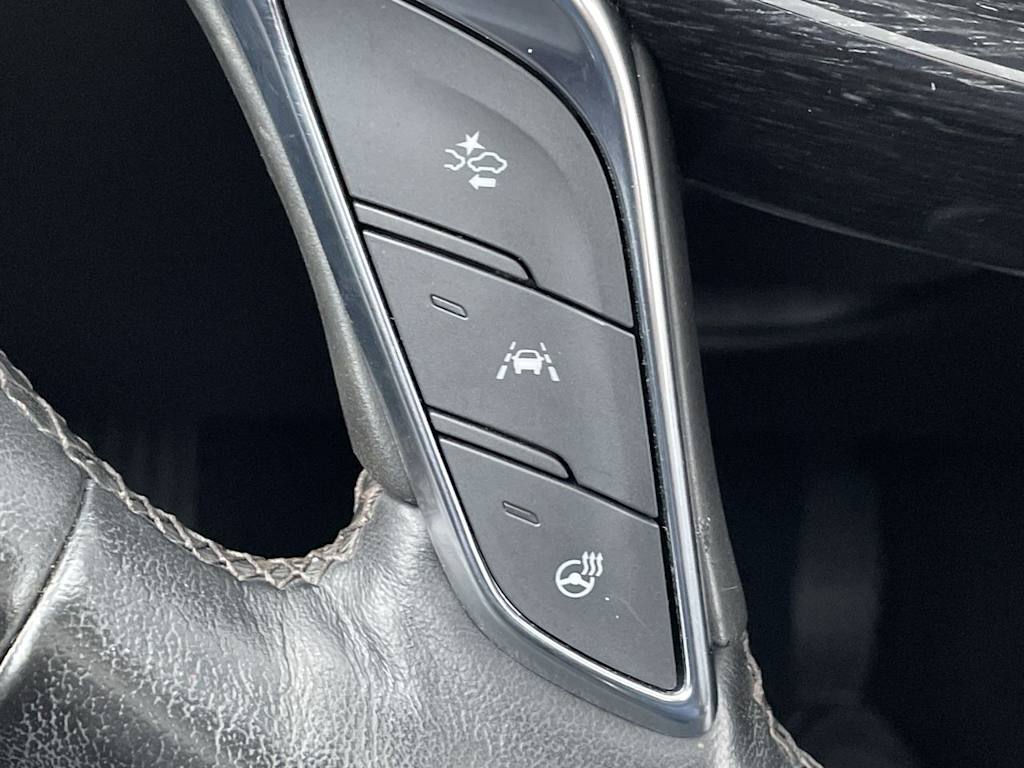 Thumbnail: 2023 Cadillac XT5 - 32