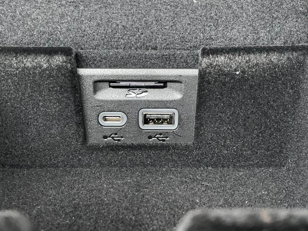 Thumbnail: 2023 Cadillac XT5 - 33