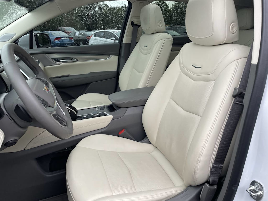 Thumbnail: 2025 Cadillac XT5 - 10