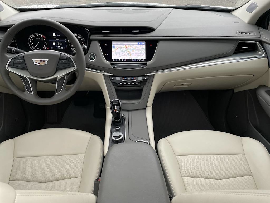 Thumbnail: 2025 Cadillac XT5 - 9