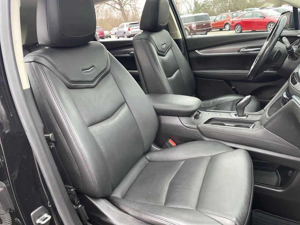 Thumbnail: 2019 Cadillac XT5 - 12