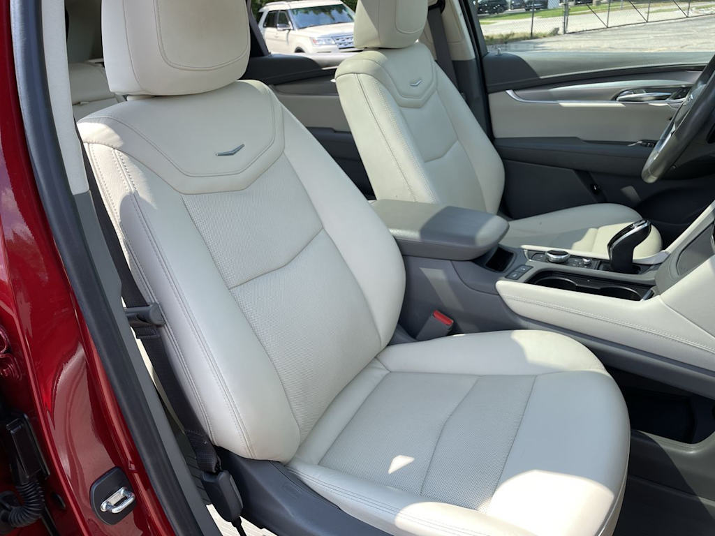 Thumbnail: 2021 Cadillac XT5 - 10