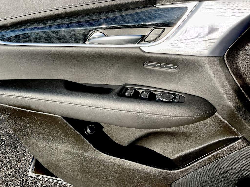 Thumbnail: 2024 Cadillac XT5 - 38