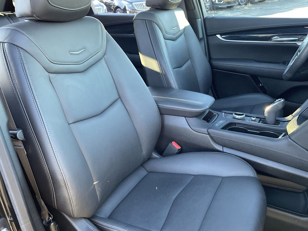 Thumbnail: 2024 Cadillac XT5 - 10