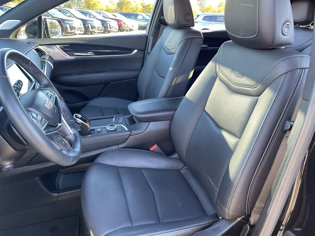 Thumbnail: 2024 Cadillac XT5 - 9