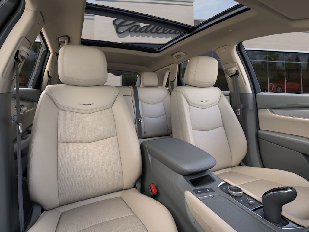 Thumbnail: 2025 Cadillac XT5 - 8