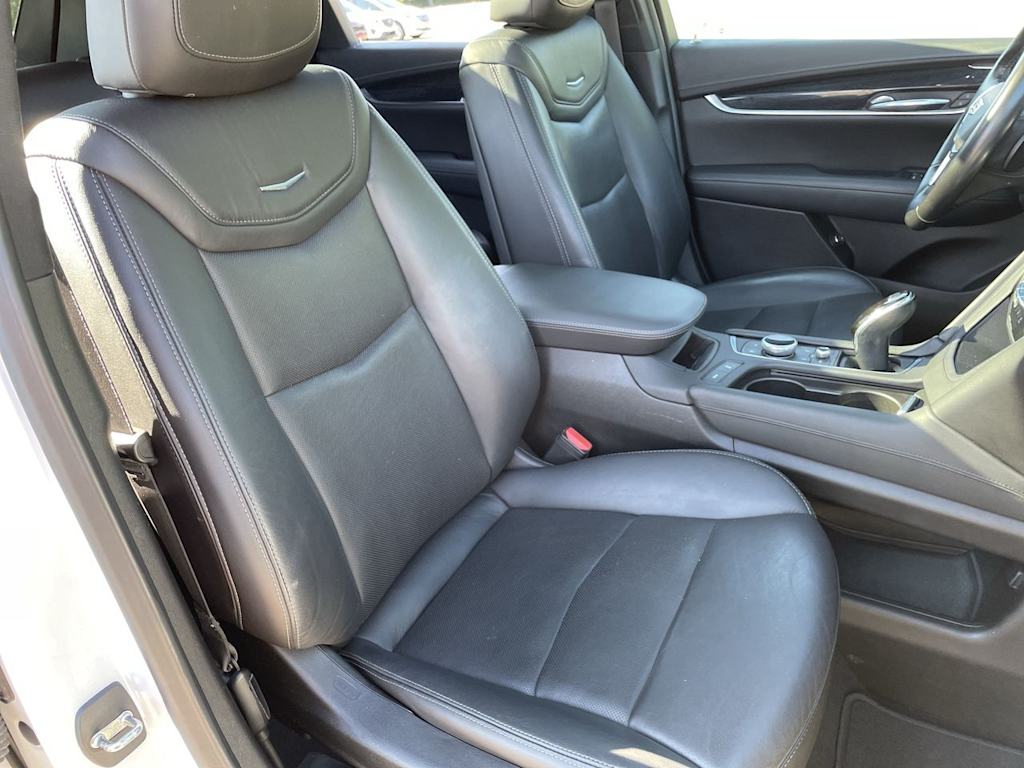 Thumbnail: 2020 Cadillac XT5 - 10