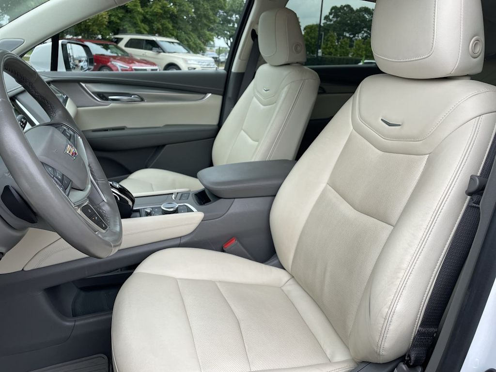Thumbnail: 2023 Cadillac XT5 - 9