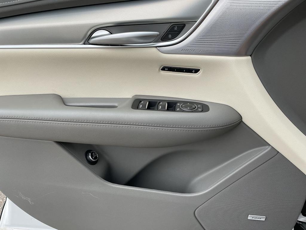 Thumbnail: 2023 Cadillac XT5 - 36