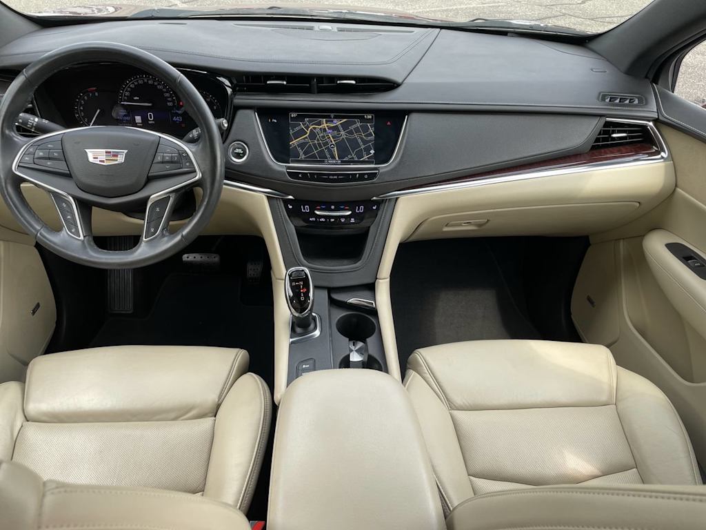 Thumbnail: 2017 Cadillac XT5 - 8