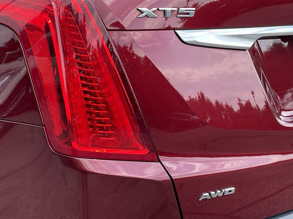 Thumbnail: 2017 Cadillac XT5 - 40
