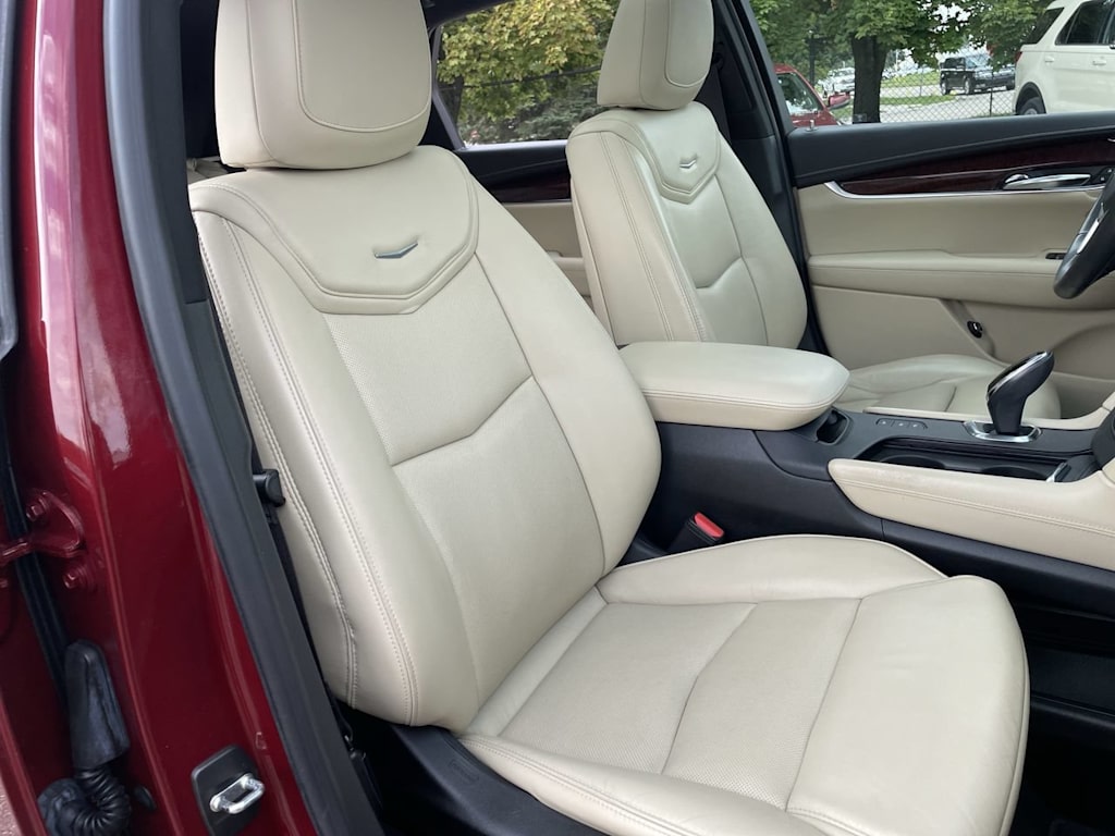 Thumbnail: 2017 Cadillac XT5 - 10