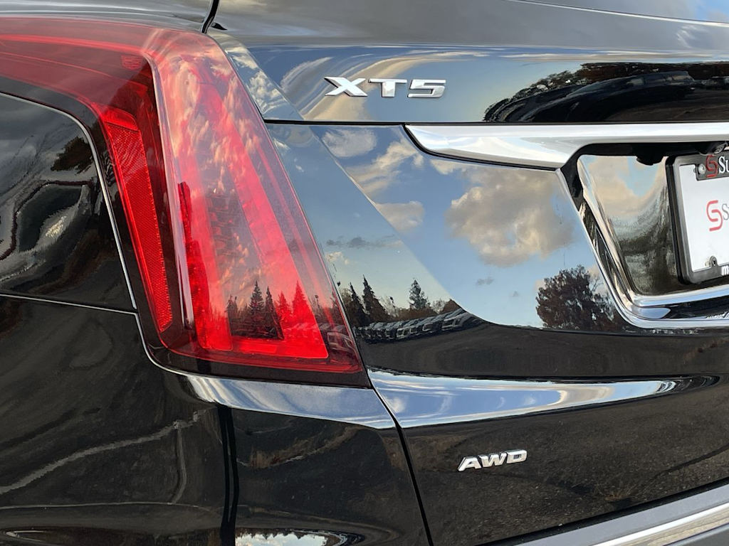 Thumbnail: 2023 Cadillac XT5 - 40