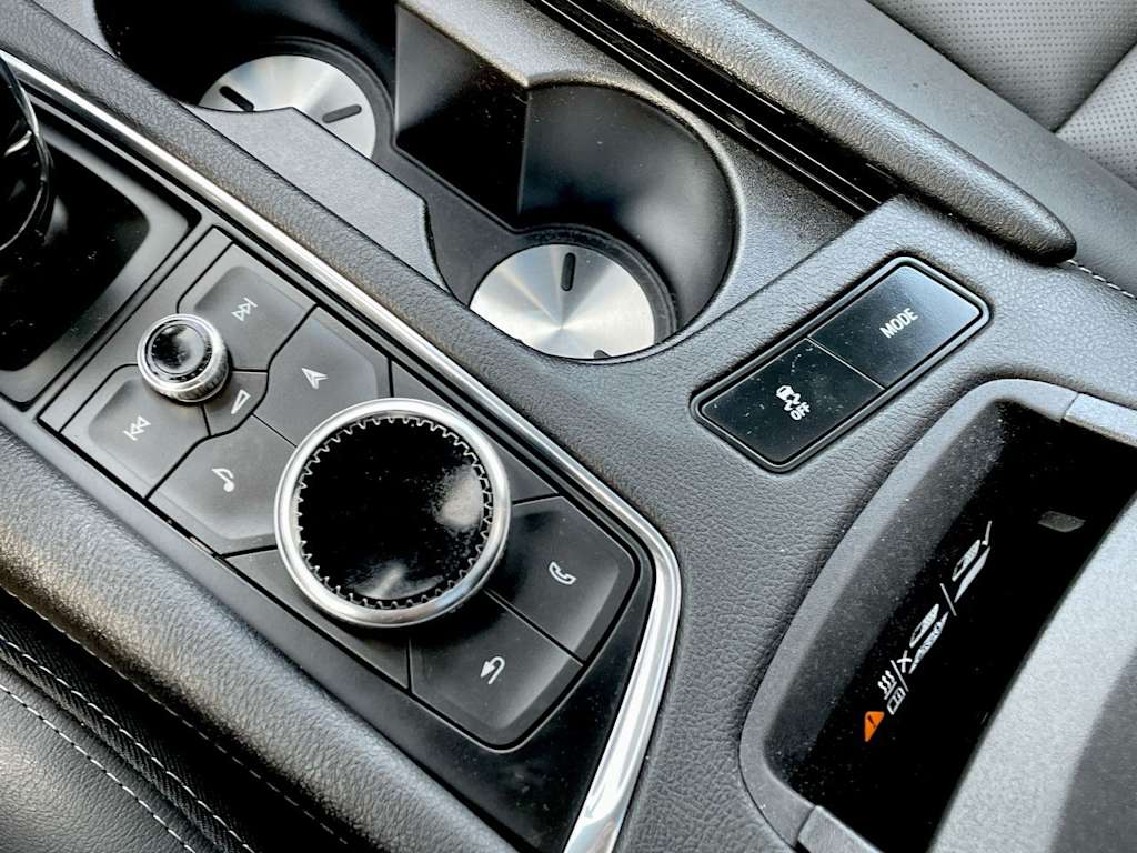 Thumbnail: 2023 Cadillac XT5 - 36