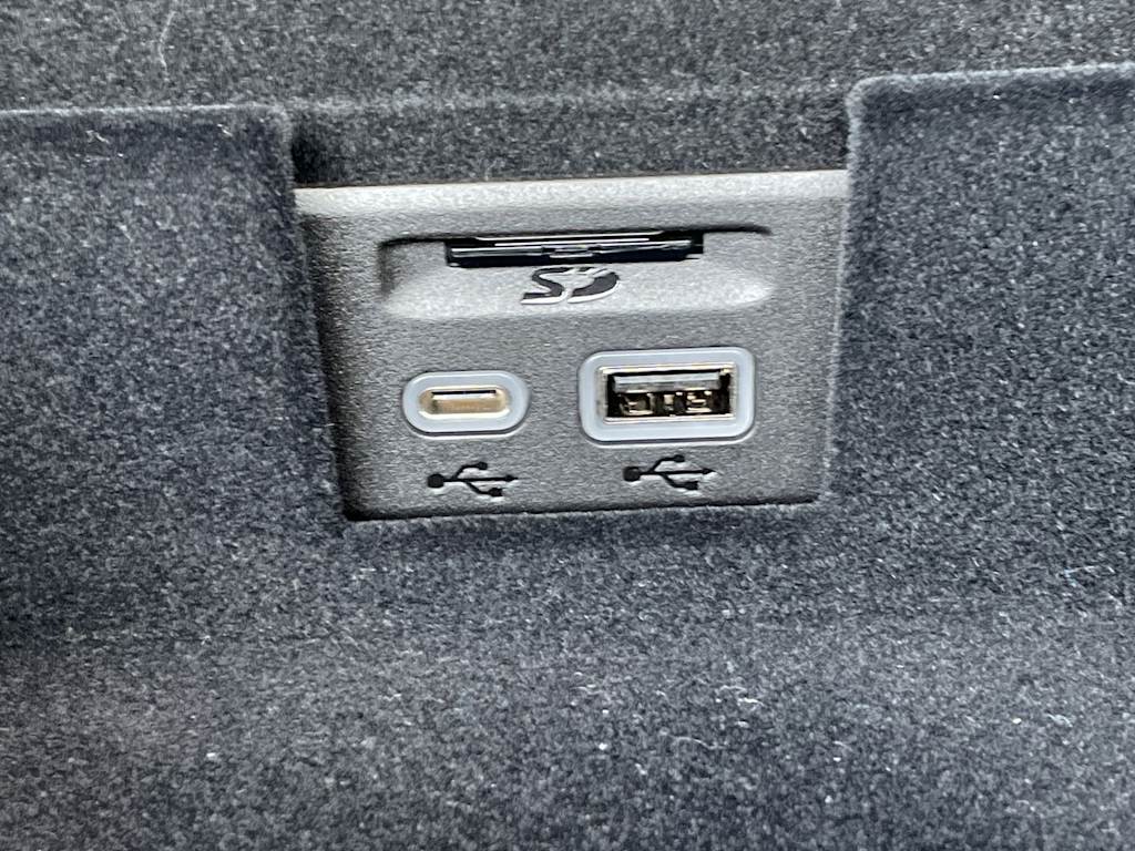 Thumbnail: 2023 Cadillac XT5 - 33