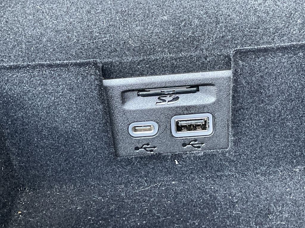 Thumbnail: 2023 Cadillac XT5 - 33