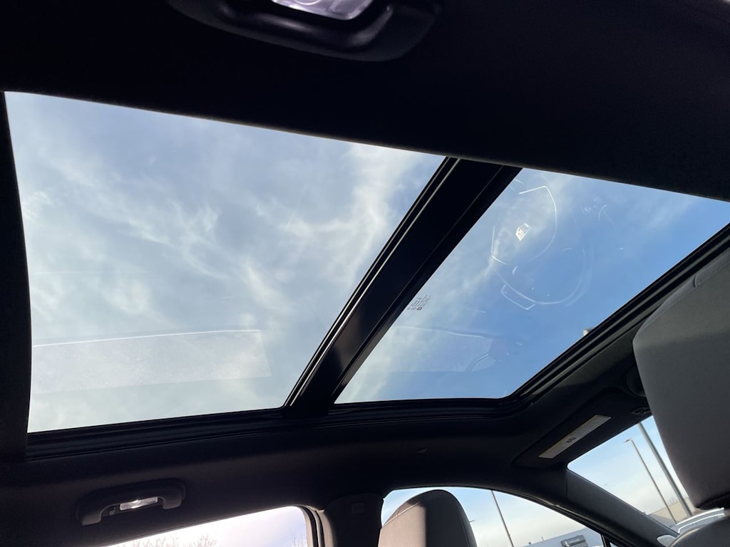 Thumbnail: 2023 Cadillac XT5 - 30