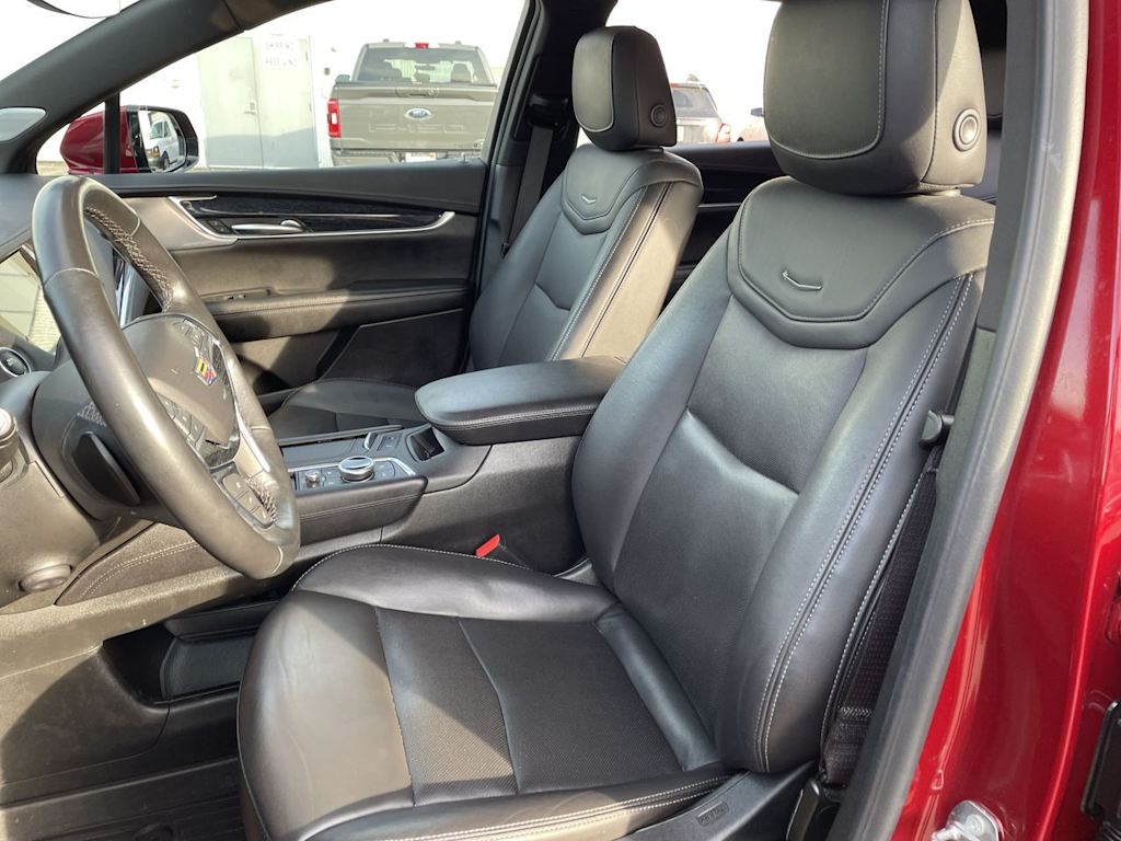 Thumbnail: 2023 Cadillac XT5 - 11