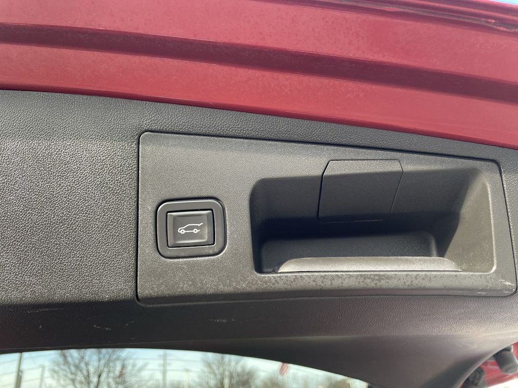 Thumbnail: 2023 Cadillac XT5 - 27