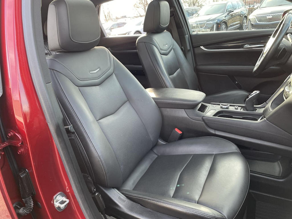 Thumbnail: 2023 Cadillac XT5 - 12