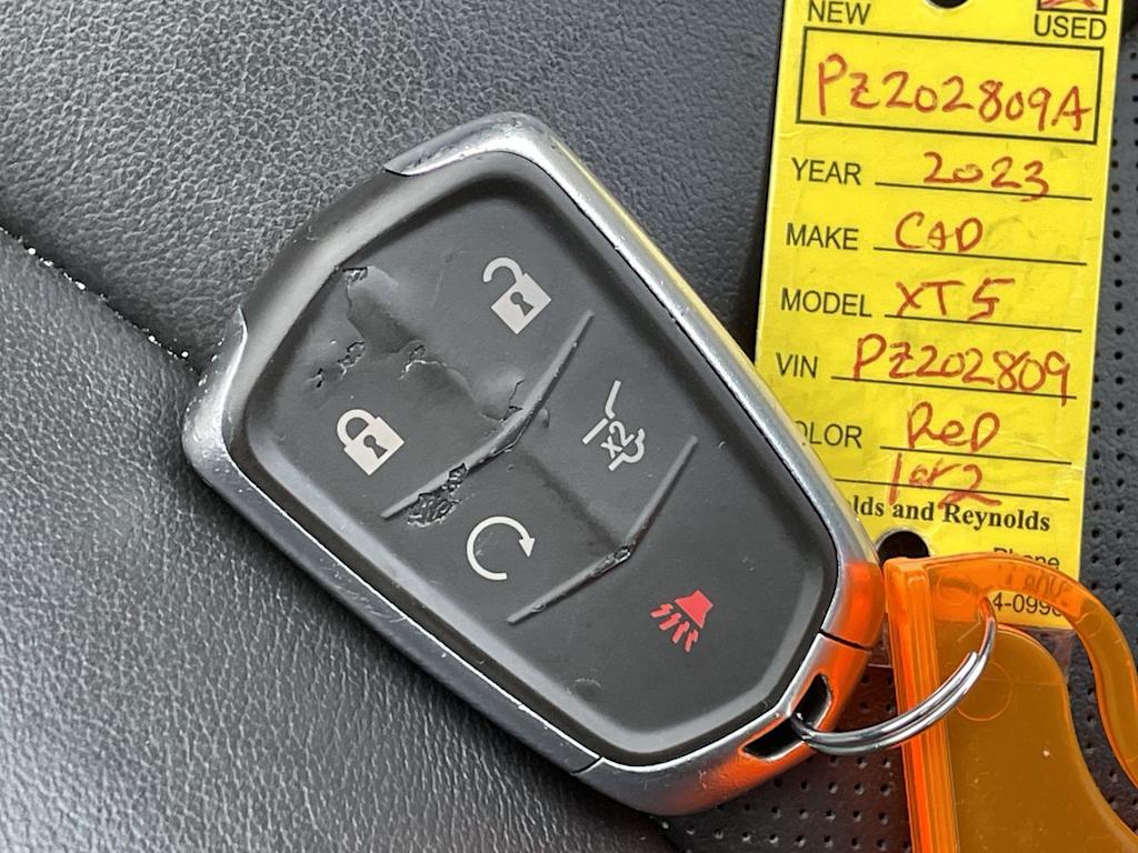 Thumbnail: 2023 Cadillac XT5 - 18