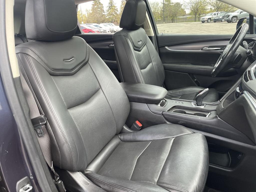 Thumbnail: 2019 Cadillac XT5 - 11