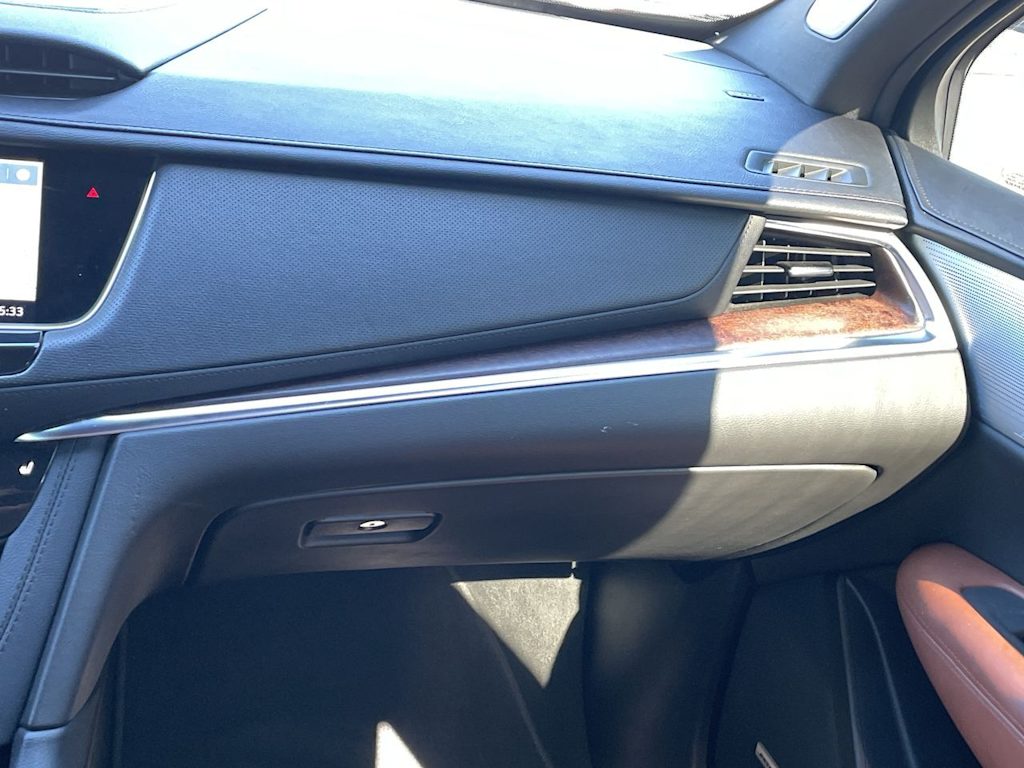 Thumbnail: 2024 Cadillac XT5 - 25