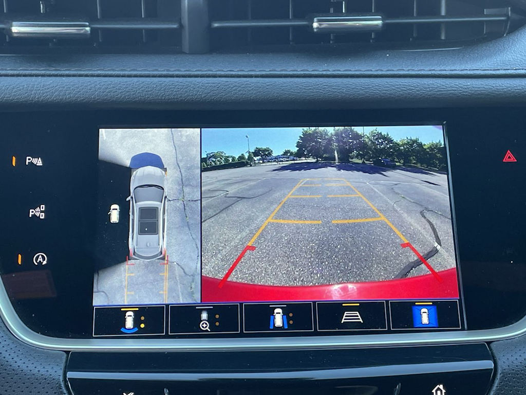Thumbnail: 2024 Cadillac XT5 - 33