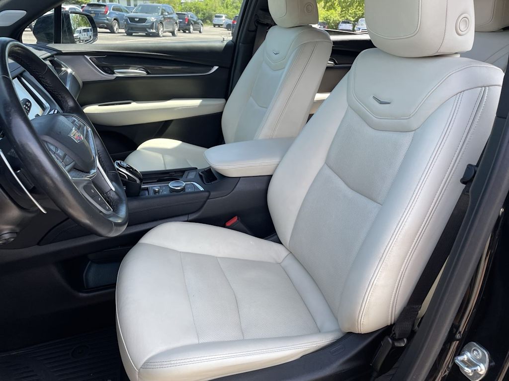 Thumbnail: 2024 Cadillac XT5 - 9