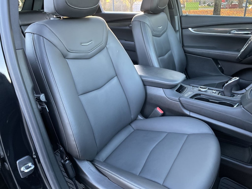 Thumbnail: 2022 Cadillac XT5 - 10