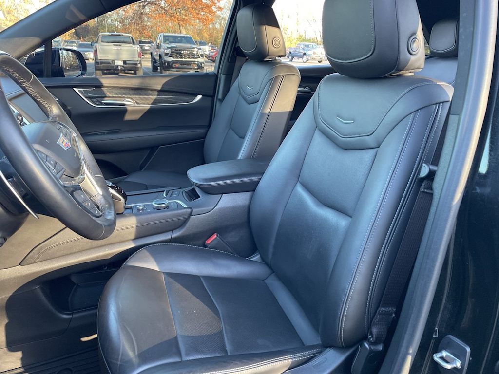 Thumbnail: 2022 Cadillac XT5 - 9