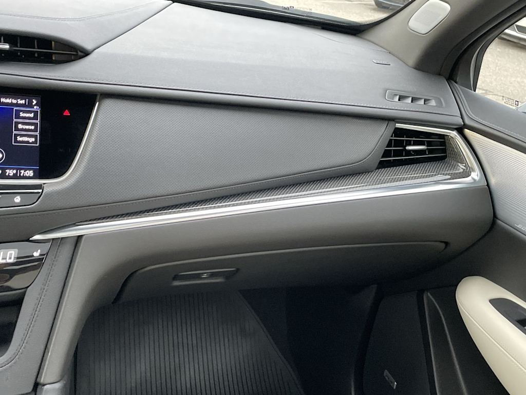 Thumbnail: 2024 Cadillac XT5 - 25