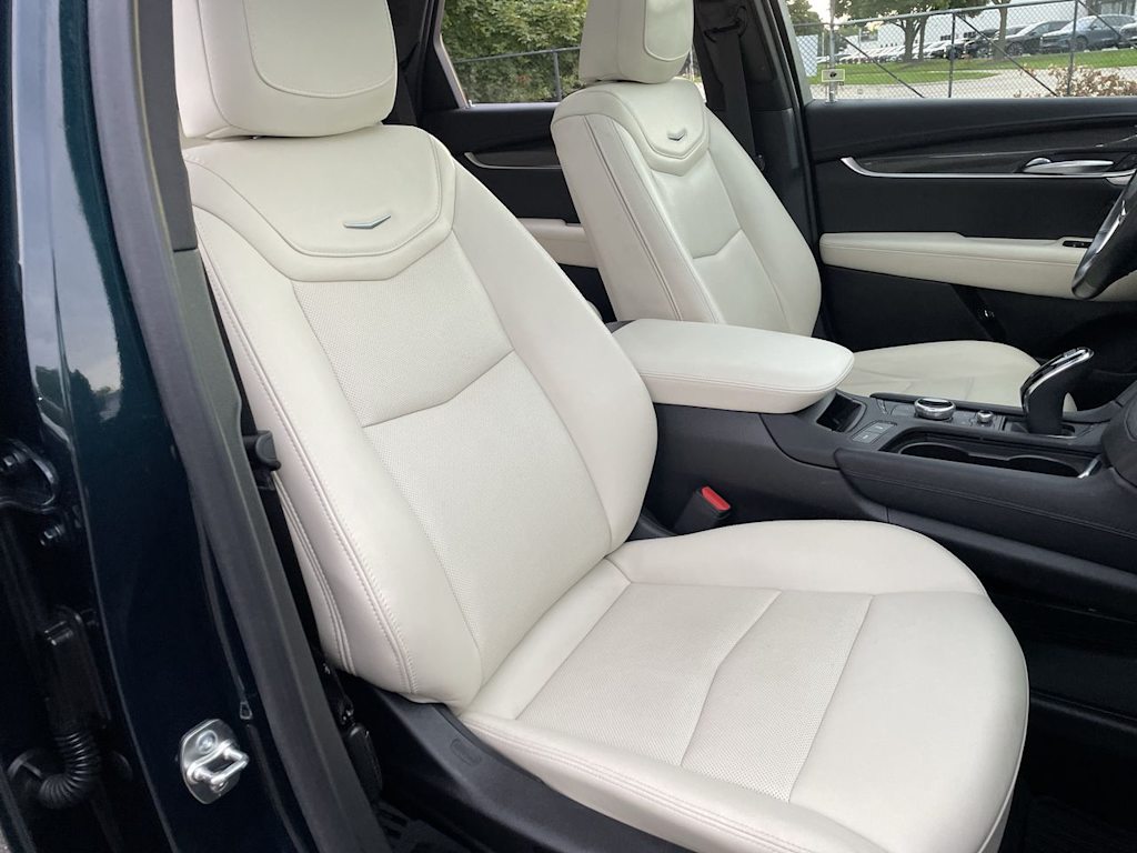 Thumbnail: 2024 Cadillac XT5 - 10