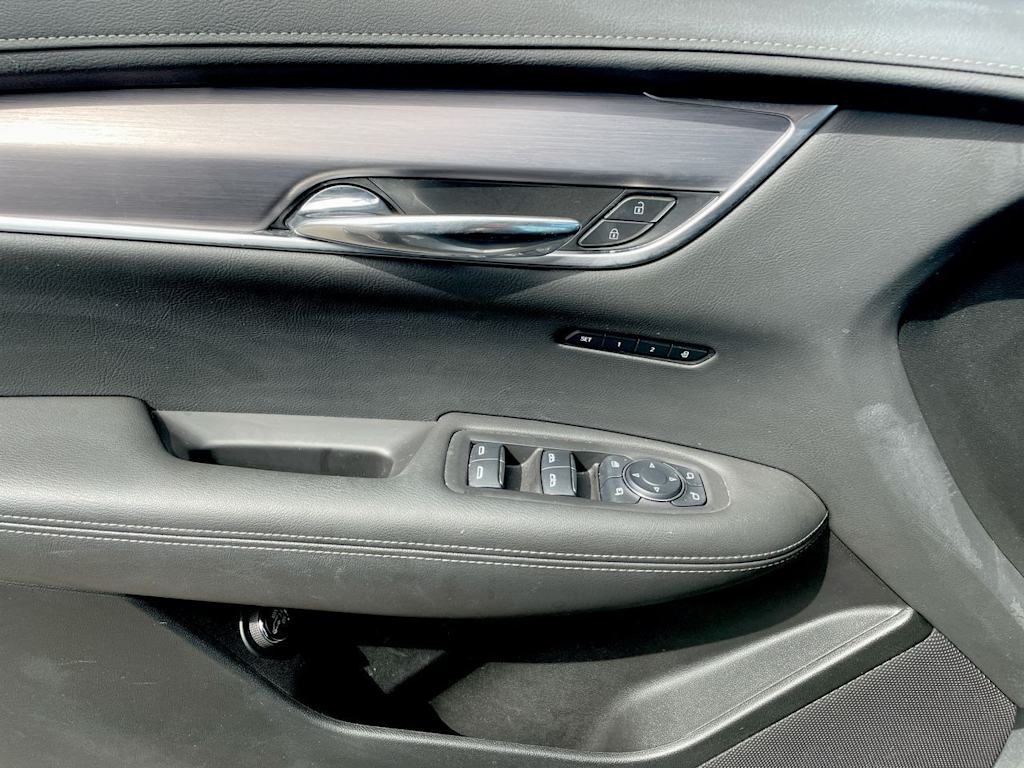 Thumbnail: 2024 Cadillac XT6 - 38